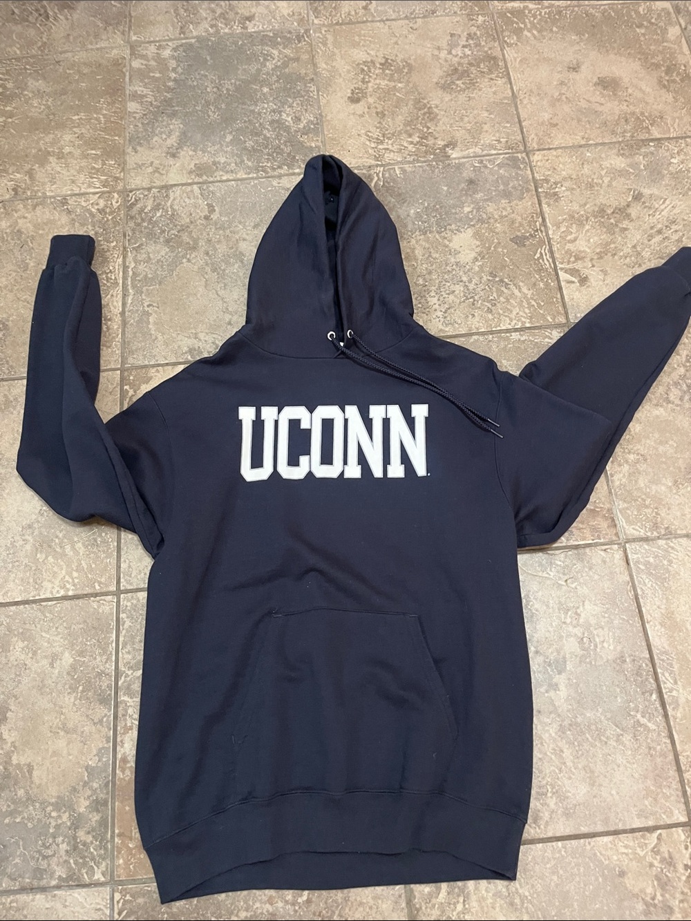 Champion UCONN hooded sweatshirt with pockets